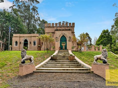 VERSACE CASTLE ”. Nippards Track, Woorarra West, VIC 3960